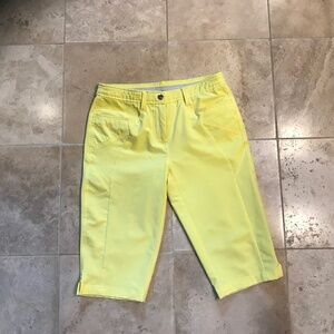 Nivo, capri golf shorts, size 4, yellow